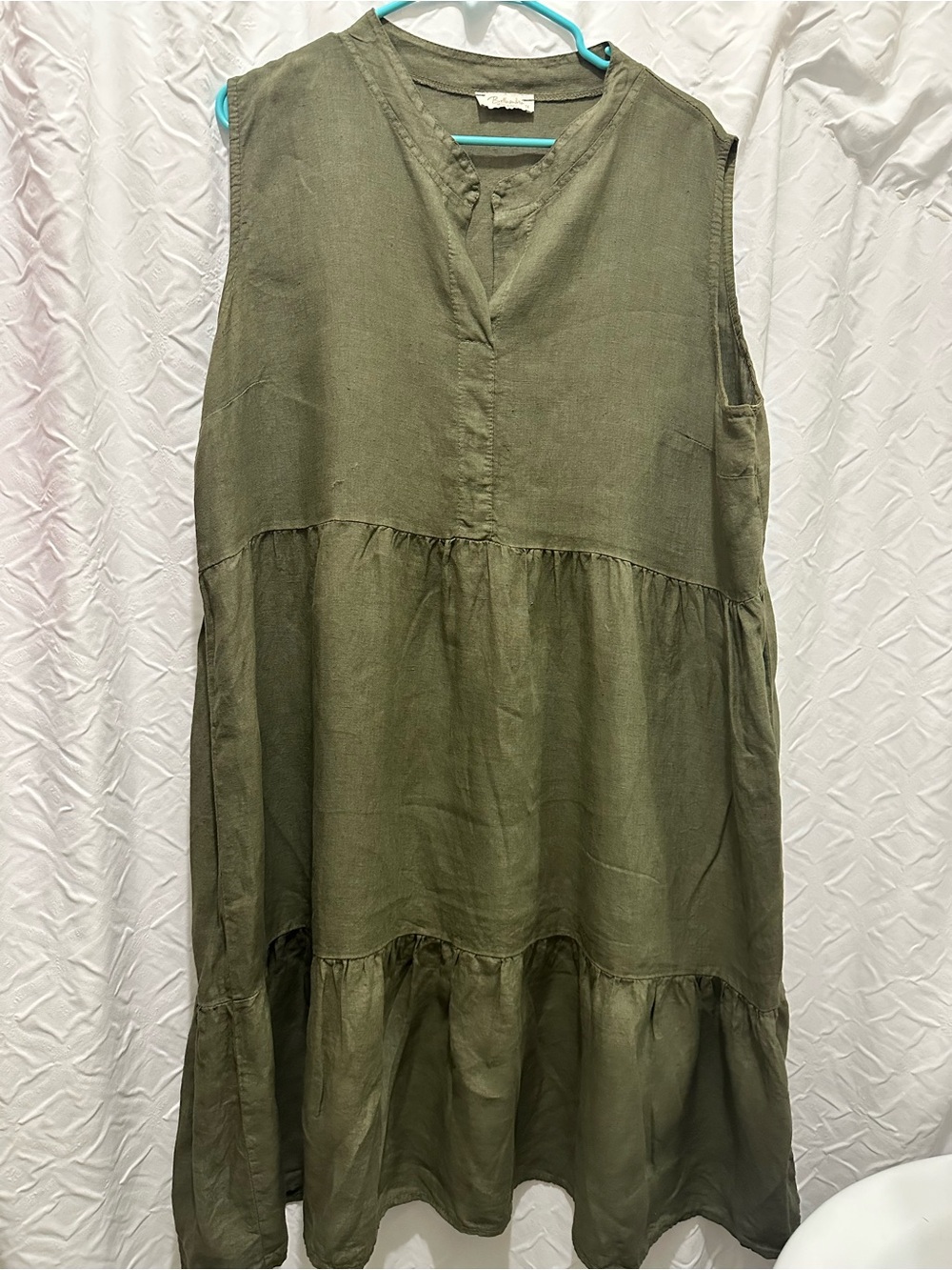Sleeveless Split-neck Linen Tiered Women's Dress in Olive Green